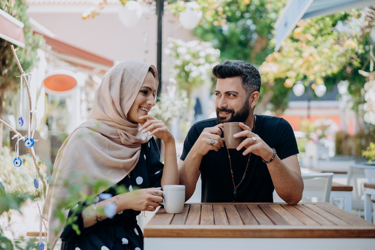 10 مواقع مواعدة إسلامية موصى بها للعثور على من تحب من المسلمين